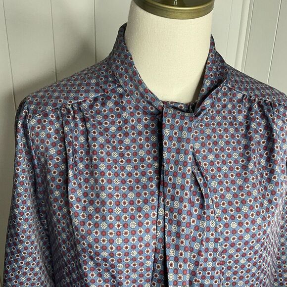Vintage Lady Holiday Womens Medium Tie Neck Button Front Blouse Blue Floral - Picture 2 of 14